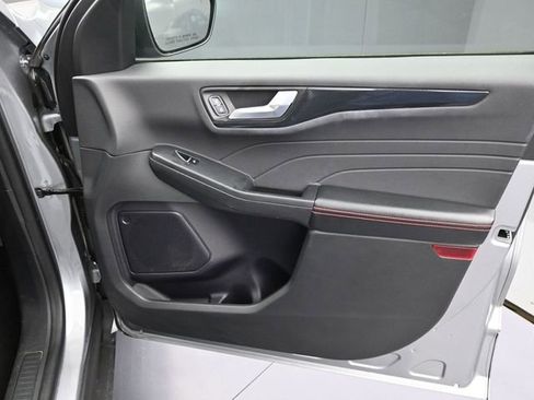 Used 2024 Ford Escape ST-Line w/ Cold Weather Package FWD image 33