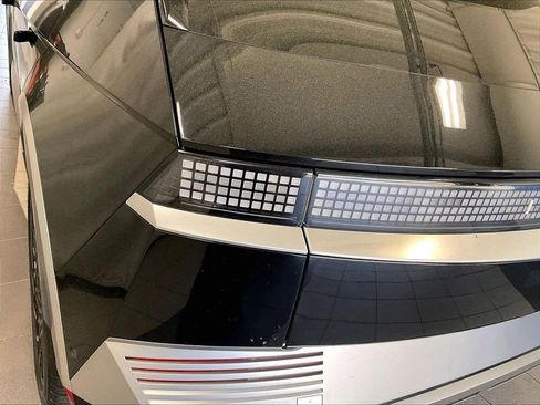 Used 2024 Hyundai Ioniq 5 Limited AWD/4WD image 33