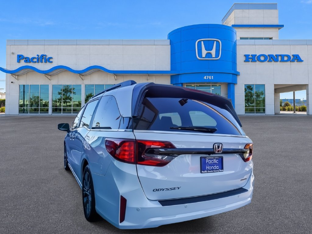 New 2027 Honda Odyssey Touring image 4