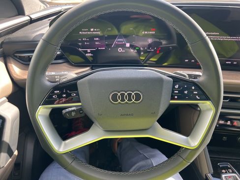 Used 2025 Audi Q5 Premium w/ Convenience Package image 66