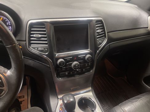 Used 2018 Jeep Grand Cherokee Limited image 30