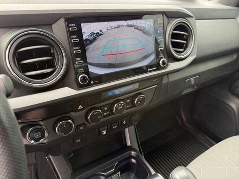 Used 2021 Toyota Tacoma TRD Off-Road AWD/4WD image 16