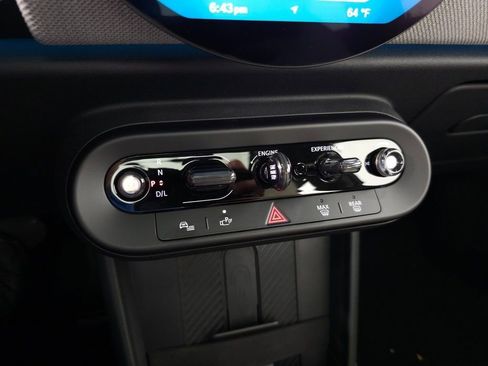 Used 2025 MINI Cooper 2-Door Hardtop image 30