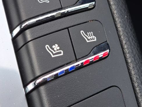 Used 2020 Porsche Macan S AWD/4WD image 12