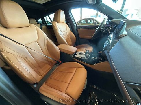 Used 2025 BMW X4 xDrive30i image 22