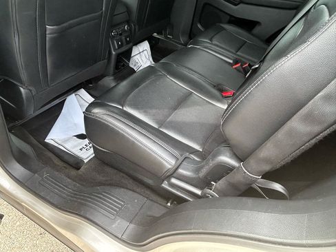 Used 2017 Ford Explorer Limited w/ Equipment Group 301A AWD/4WD image 13