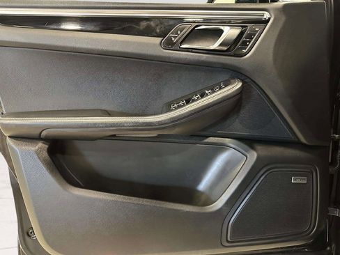 Used 2015 Porsche Macan Turbo AWD/4WD image 44