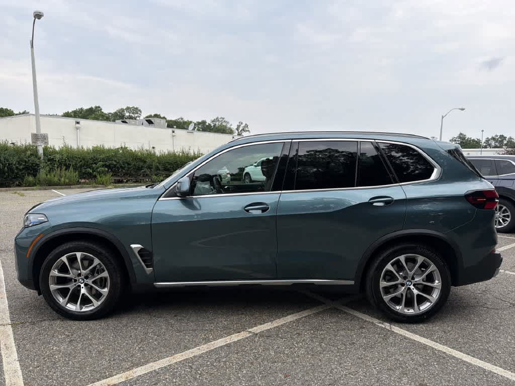 Used 2024 BMW X5 xDrive40i w/ Premium Package AWD/4WD image 11