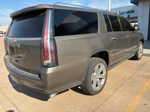 Used 2016 Cadillac Escalade ESV Premium AWD/4WD image 7