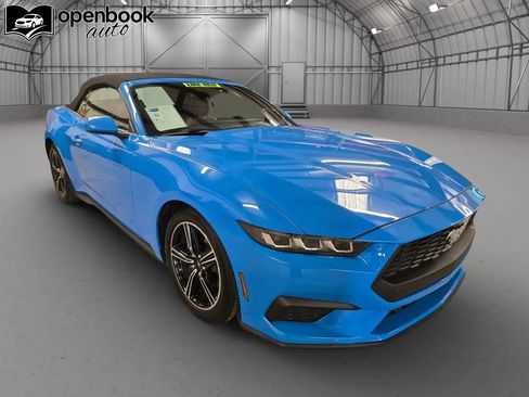 Used 2025 Ford Mustang Premium RWD image 3