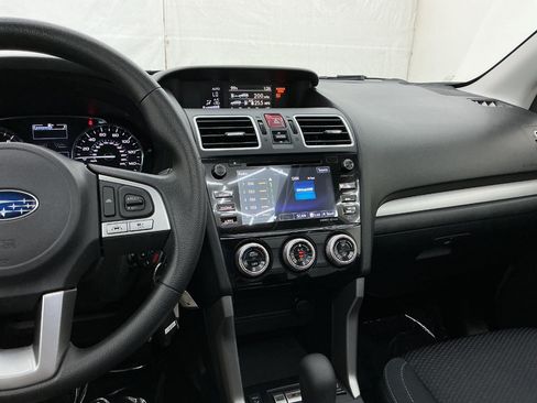 Used 2018 Subaru Forester 2.5i Premium AWD/4WD image 34