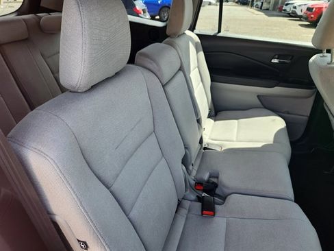 Used 2018 Honda Pilot EX image 11
