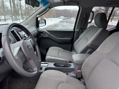 Used 2010 Nissan Frontier SE AWD/4WD image 26