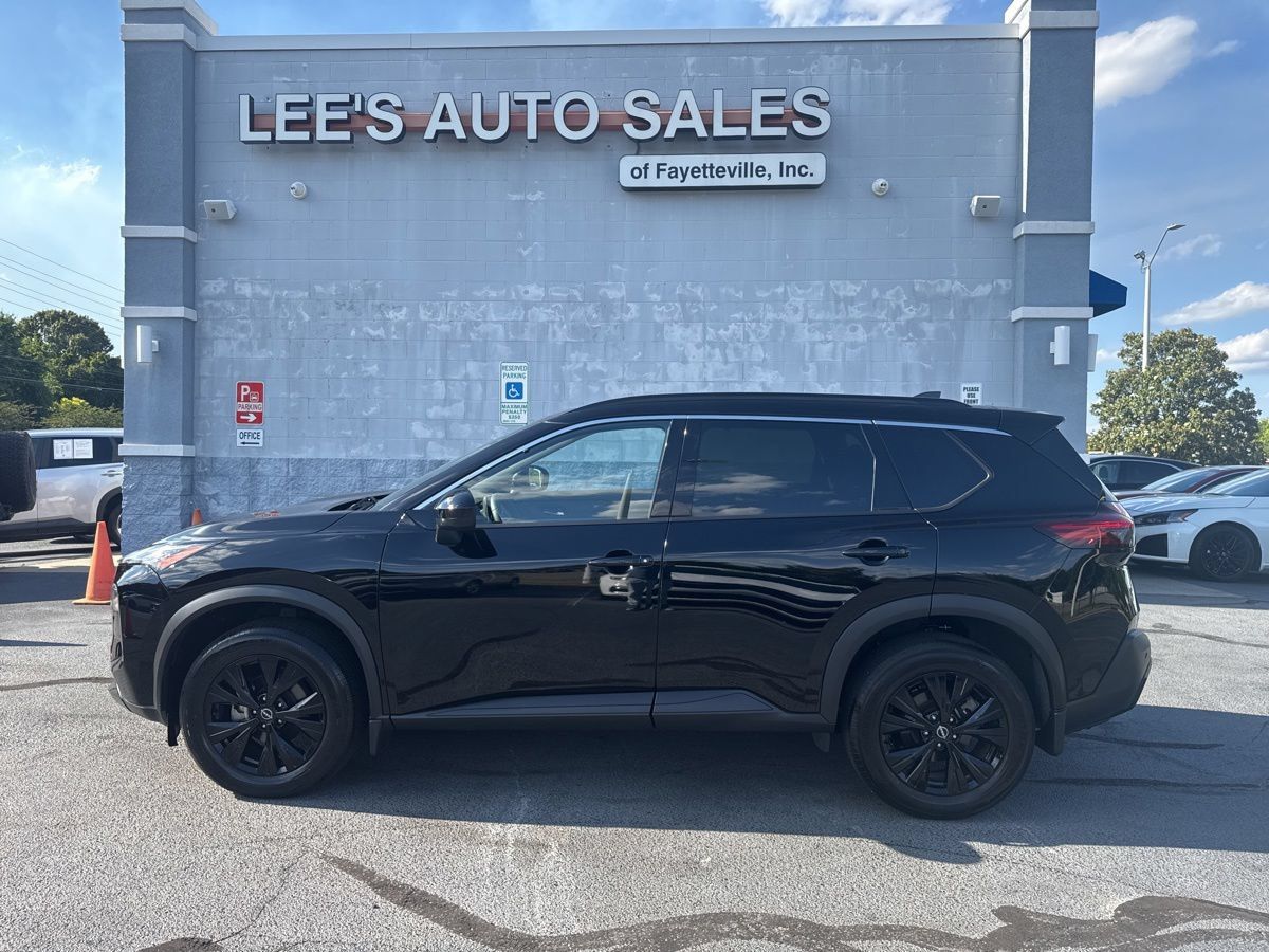 Used 2023 Nissan Rogue SV w/ SV Premium B Package AWD/4WD image 4
