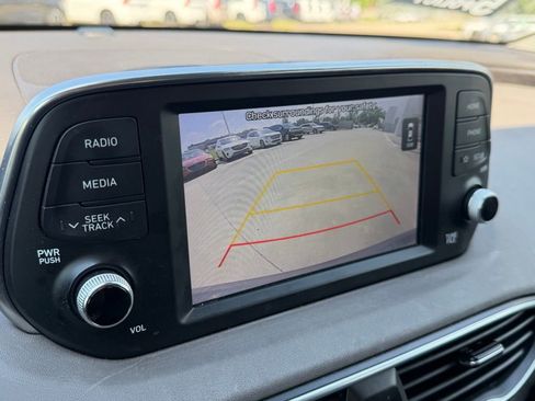 Used 2019 Hyundai Santa Fe SEL FWD image 18