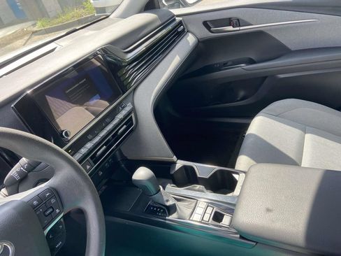 Used 2025 Toyota Camry LE w/ Convenience Package FWD image 27