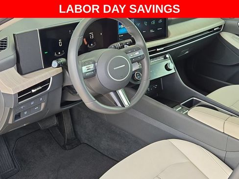 Used 2025 Hyundai Sonata SEL FWD image 10