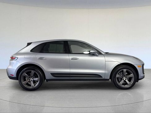 Certified 2026 Porsche Macan AWD/4WD image 9