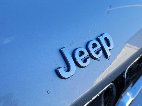 New 2025 Jeep Grand Cherokee Limited 4xe w/ Luxury Tech Group II image 11