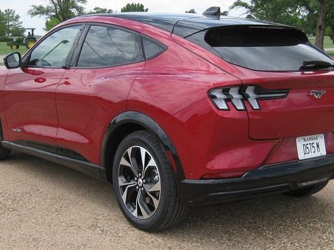 Used 2023 Ford Mustang Mach-E Premium image 5