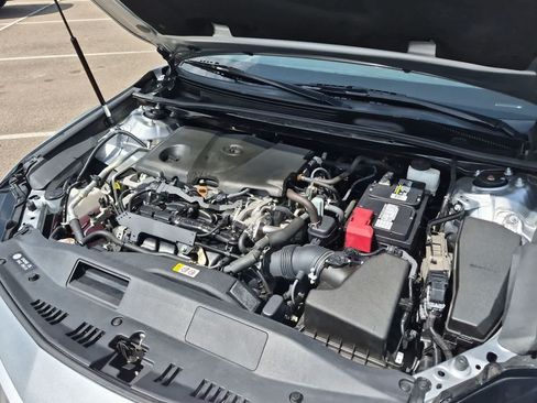 Used 2020 Toyota Camry XLE FWD image 14