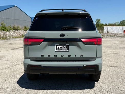 Used 2024 Toyota Sequoia Platinum AWD/4WD image 7