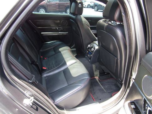 Used 2016 Jaguar XJ R RWD image 30