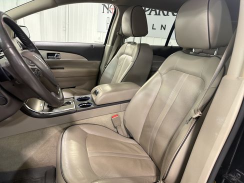 Used 2013 Lincoln MKX FWD image 9