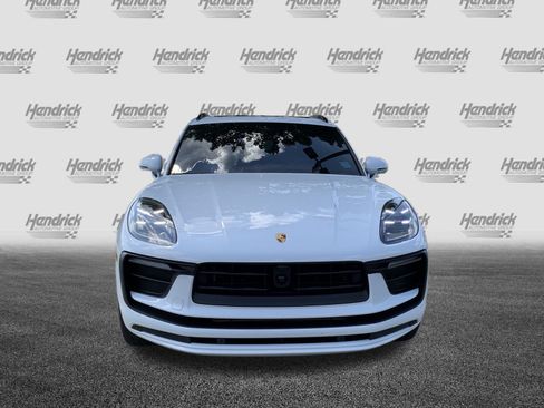 Used 2025 Porsche Macan AWD/4WD image 3