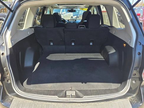 Used 2014 Subaru Forester 2.5i Premium w/ All-Weather Package AWD/4WD image 9