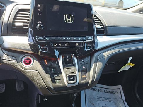 Used 2024 Honda Odyssey Touring image 9