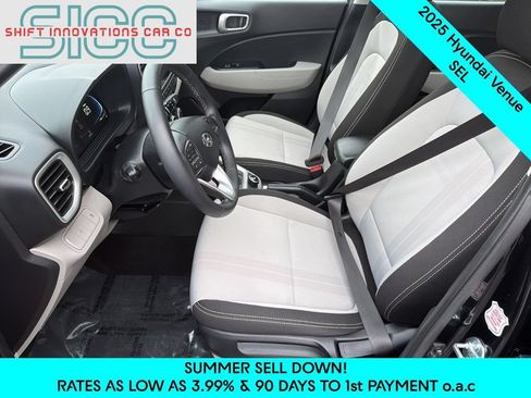 Used 2025 Hyundai Venue SEL FWD image 14