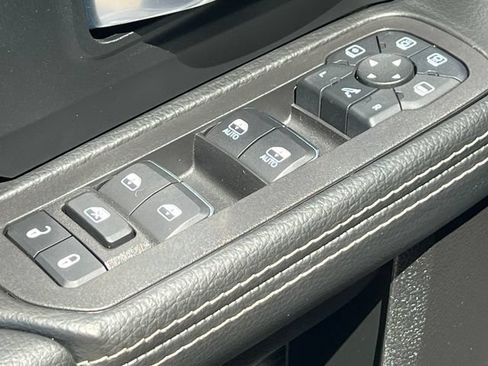 Used 2025 RAM 3500 Laramie AWD/4WD image 22