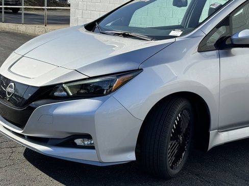 Used 2024 Nissan Leaf SV Plus image 32