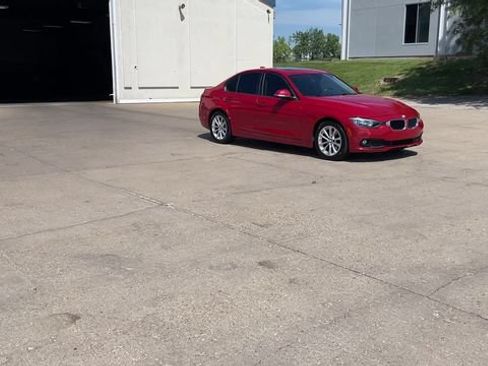 Used 2016 BMW 320i xDrive Sedan AWD/4WD image 2