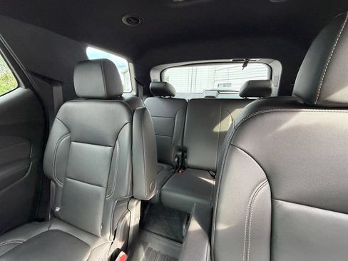 Used 2022 Chevrolet Traverse LT w/ LPO, Floor Liner Package AWD/4WD image 11
