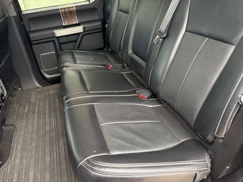 Used 2020 Ford F150 Lariat image 31