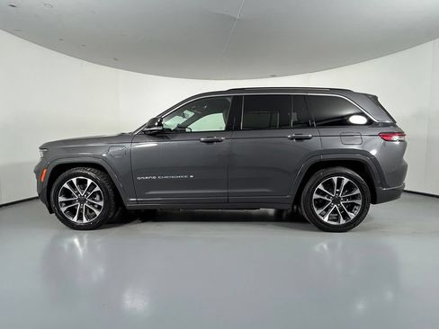 Used 2023 Jeep Grand Cherokee Overland w/ Luxury Tech Group IV AWD/4WD image 4