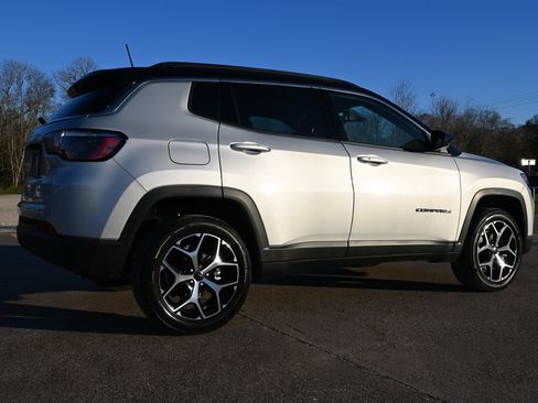 New 2026 Jeep Compass Limited w/ Sun, Sound & Navigation Group AWD/4WD image 3
