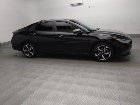 Used 2023 Hyundai Elantra SEL w/ Convenience Package image 11