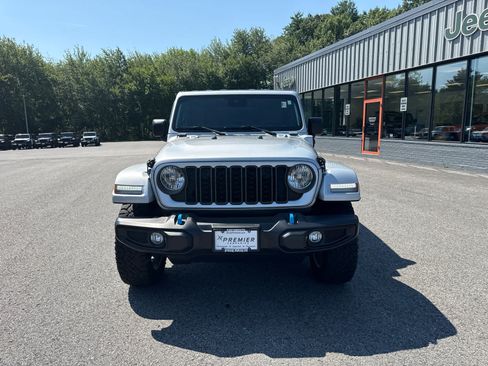 Used 2024 Jeep Wrangler Unlimited AWD/4WD image 8