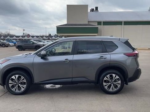 Used 2023 Nissan Rogue SV w/ SV Premium B Package image 5