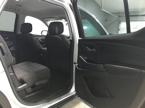 Used 2018 Chevrolet Traverse LT w/ LPO, Floor Liner Package AWD/4WD image 15