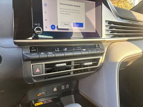 Certified 2025 Toyota Camry SE w/ Convenience Package image 19