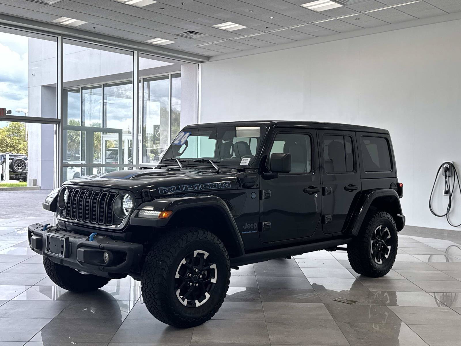 Used 2024 Jeep Wrangler Unlimited Rubicon 4xe AWD/4WD image 28