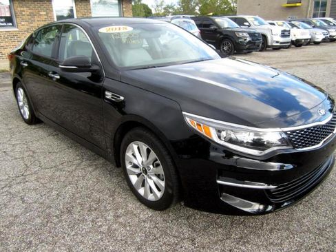 Used 2018 Kia Optima EX image 2