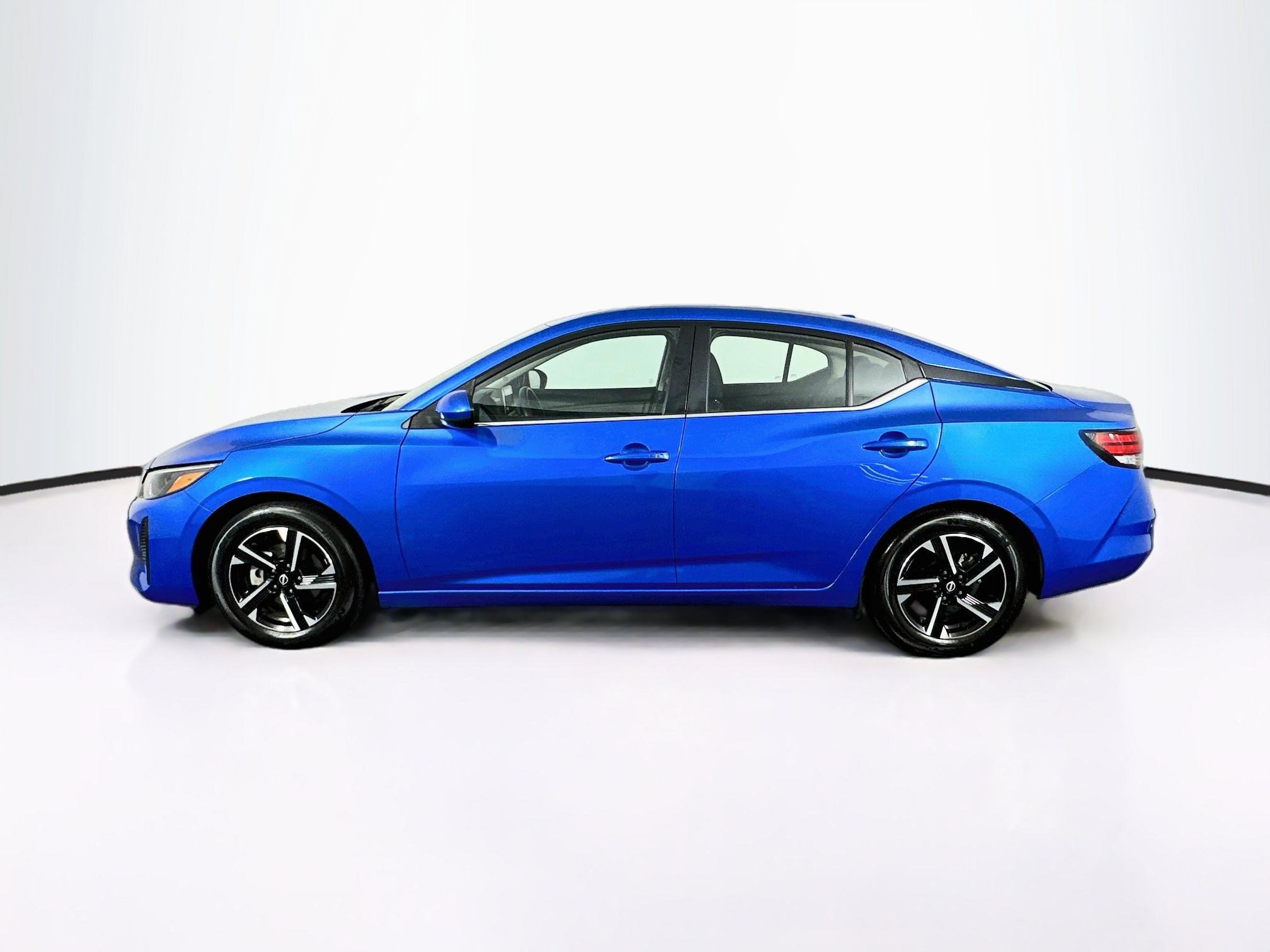 Used 2025 Nissan Sentra SV FWD image 4