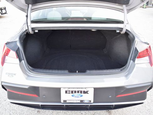 Used 2024 Hyundai Elantra Limited image 22