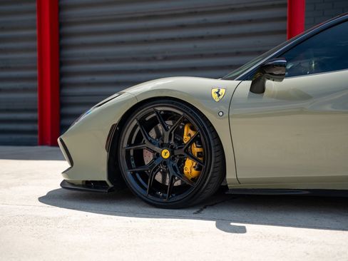 Used 2020 Ferrari F8 Tributo RWD image 17