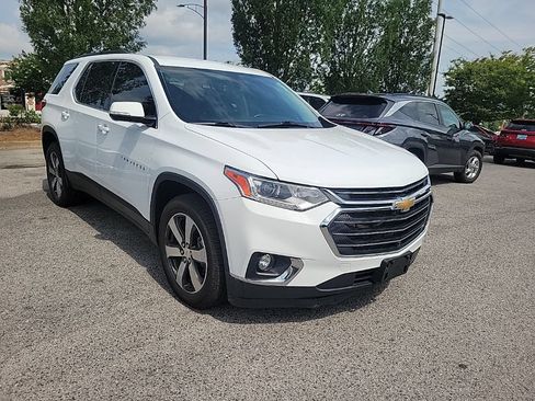 Used 2020 Chevrolet Traverse LT w/ LT Premium Package AWD/4WD image 2